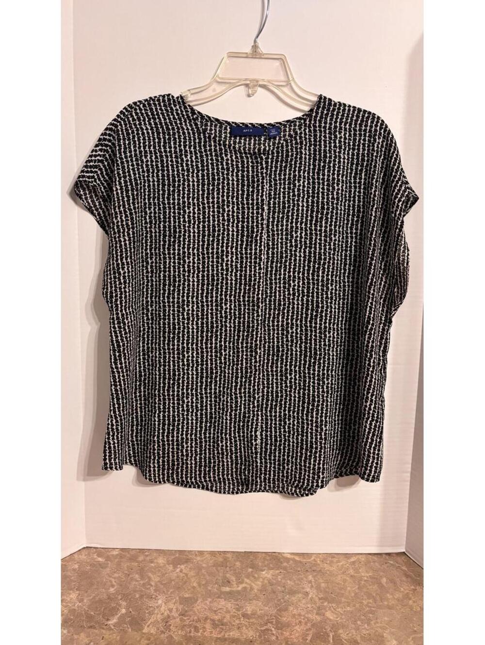 APT. Black & White Print Blouse - Size Medium Petite